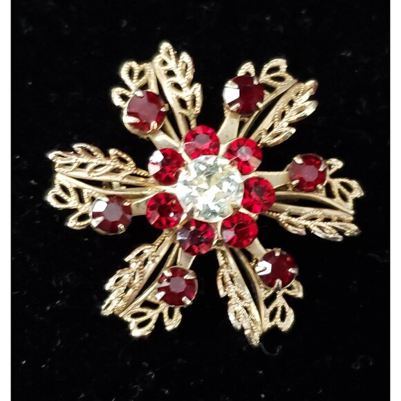 Vtg Unsigned Floral Metal Brooch/Pin, Rhinestone, Red Stones Gold Colored Leaves - Picture 1 of 8